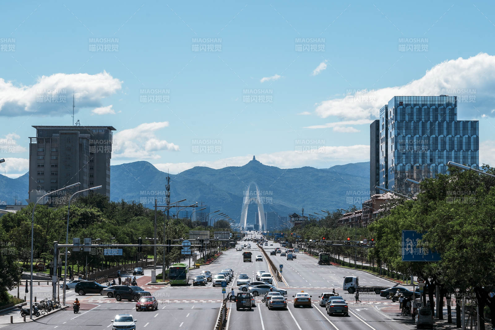 北京石景山蓝天白云景图片