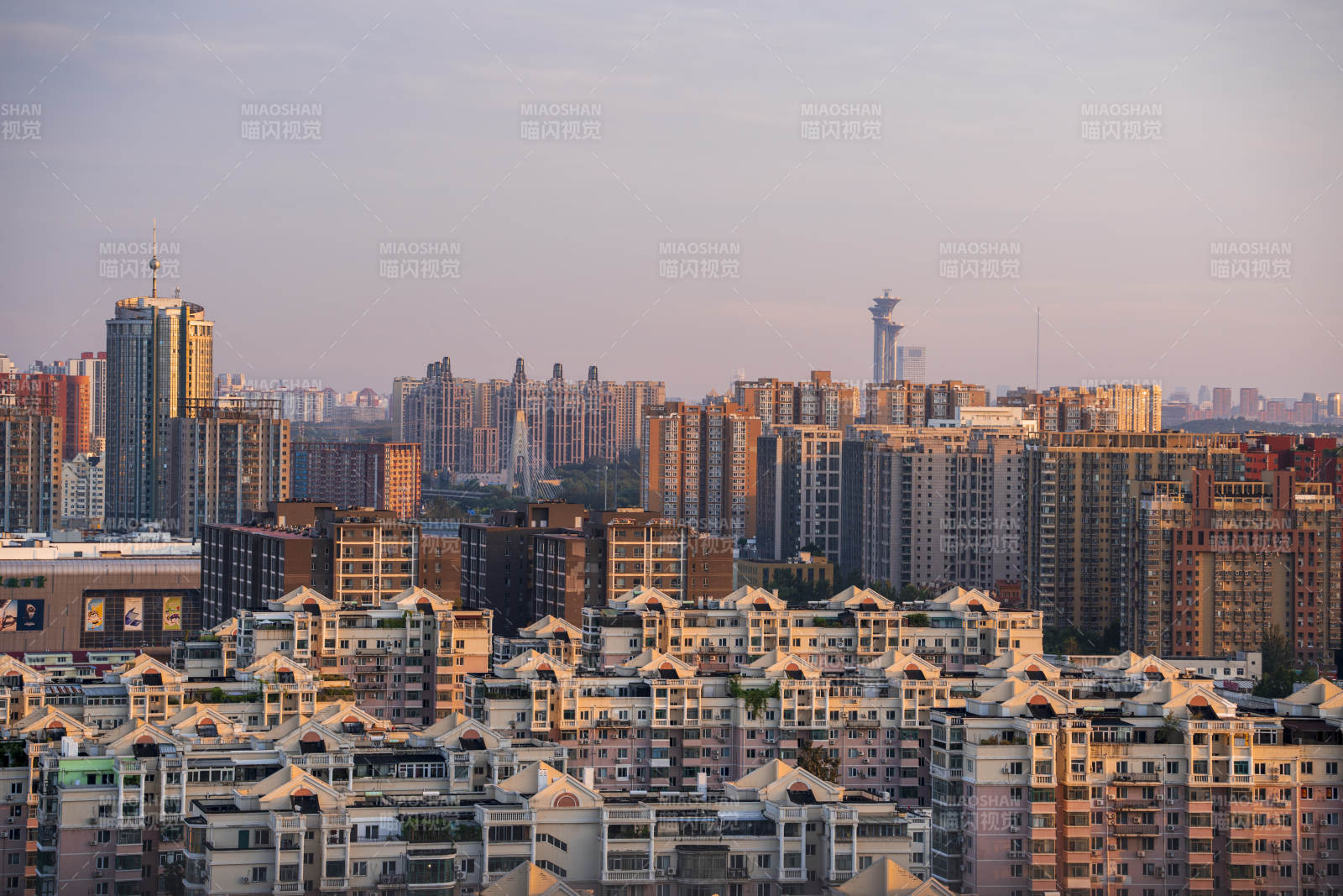 北京城市黄昏 楼群剪影如画图片