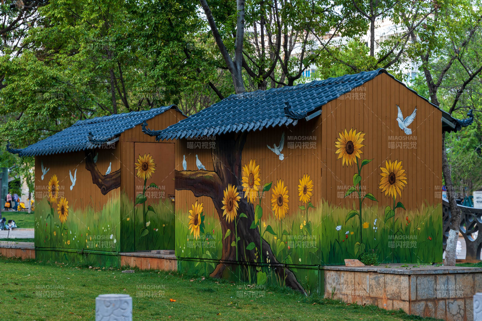 向日葵小屋 童趣涂鸦墙图片