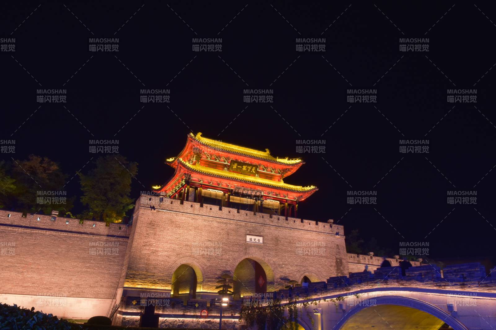 夜映古城楼 灯火耀千秋图片