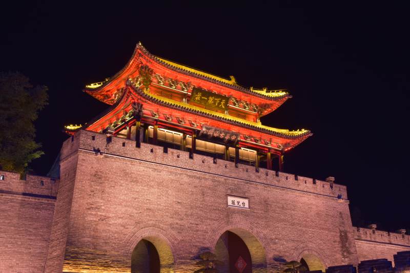 夜映古城楼 灯火耀千年图片