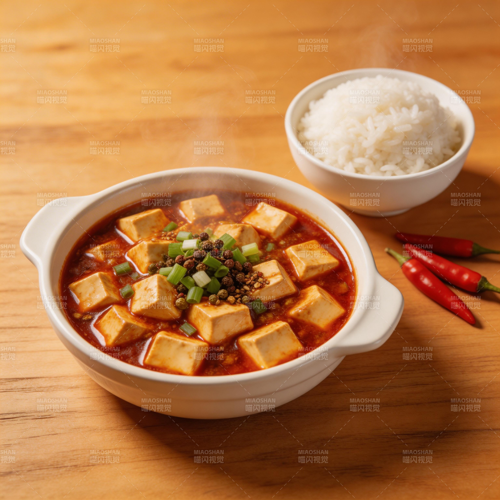麻婆豆腐配白饭 香辣诱人图片