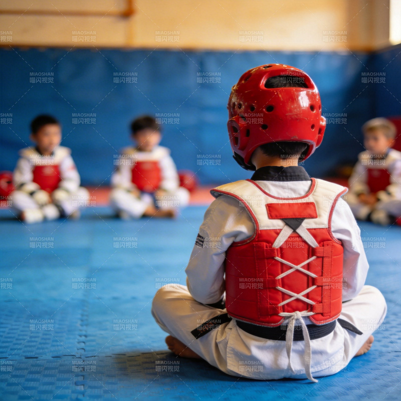 少儿跆拳道训练课图片