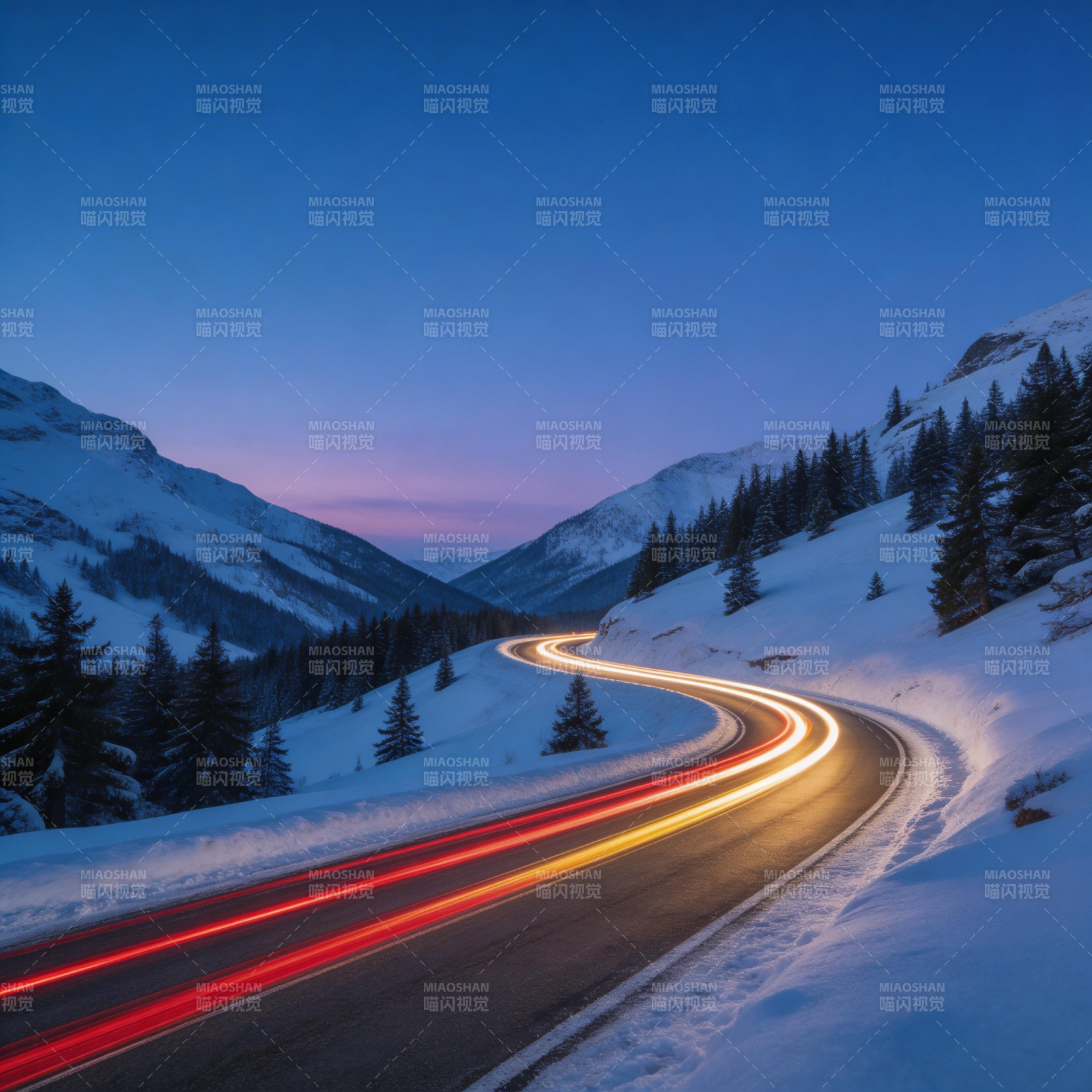 雪夜山路光轨如虹图片