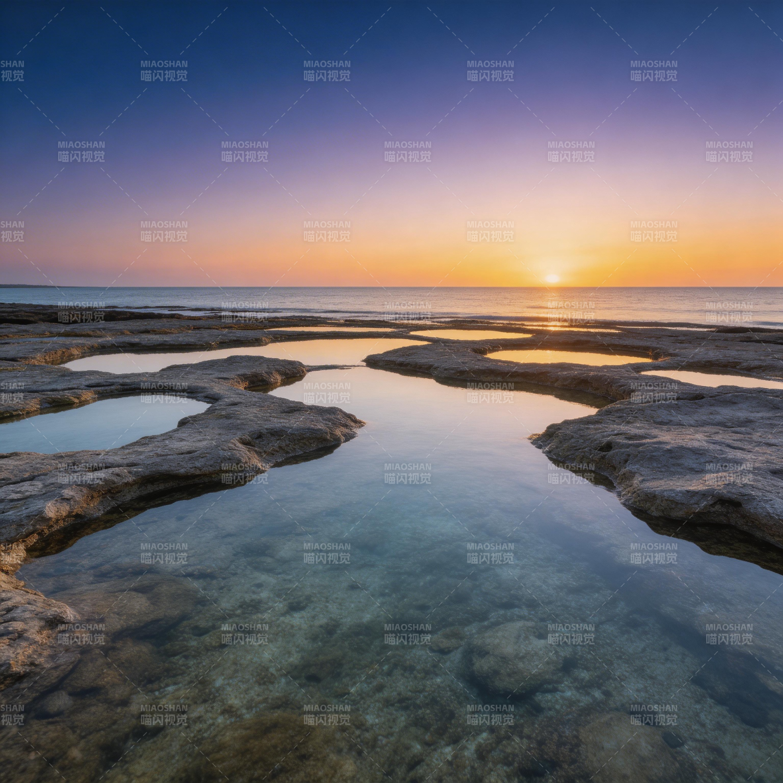 夕阳岩池 海天共色图片