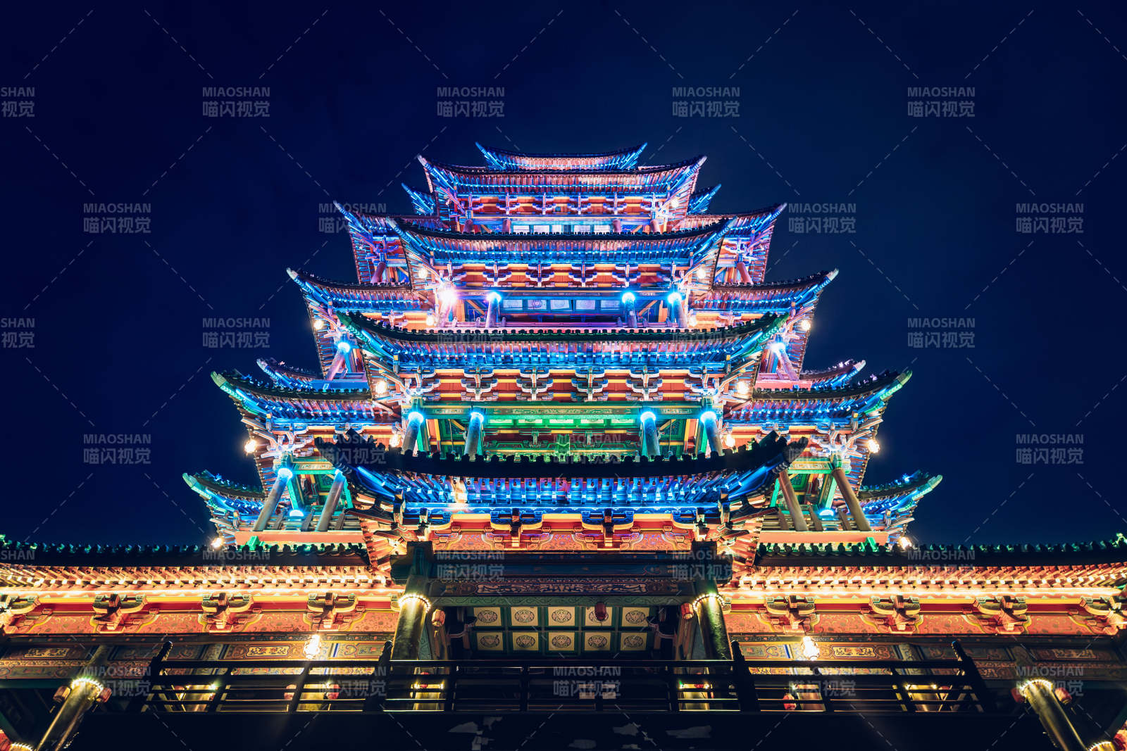 夜光璀璨古楼阁图片
