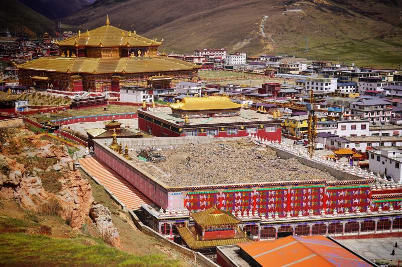 高原金顶寺群俯瞰图。图片