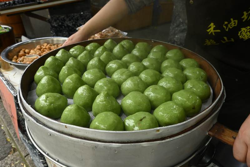 青团蒸笼 江南春日味图片