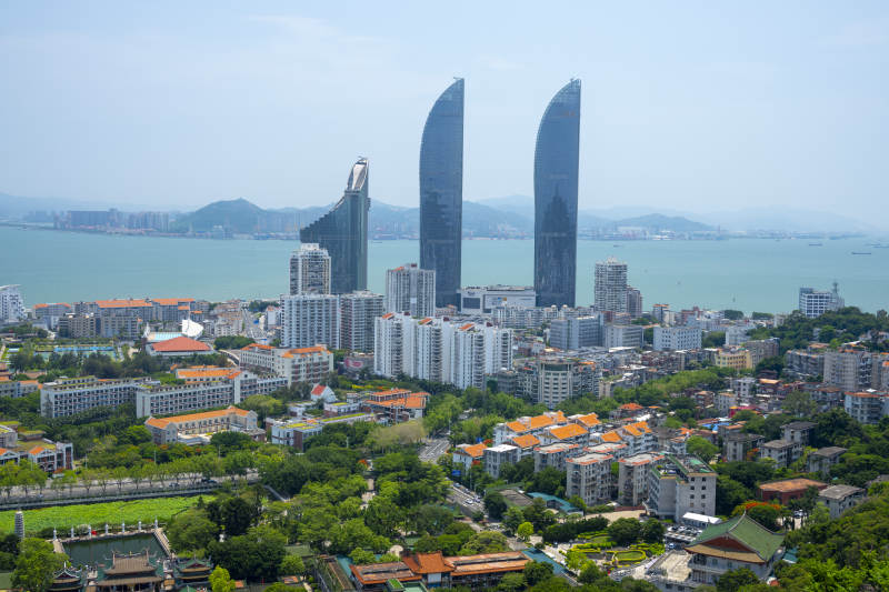 厦门双子塔与城市风光图片