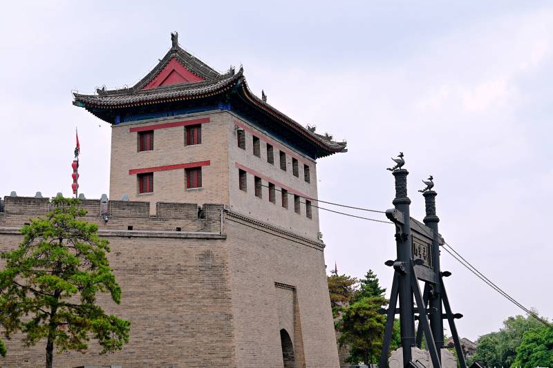 西安永宁门古城楼巍然屹立 古韵悠长图片