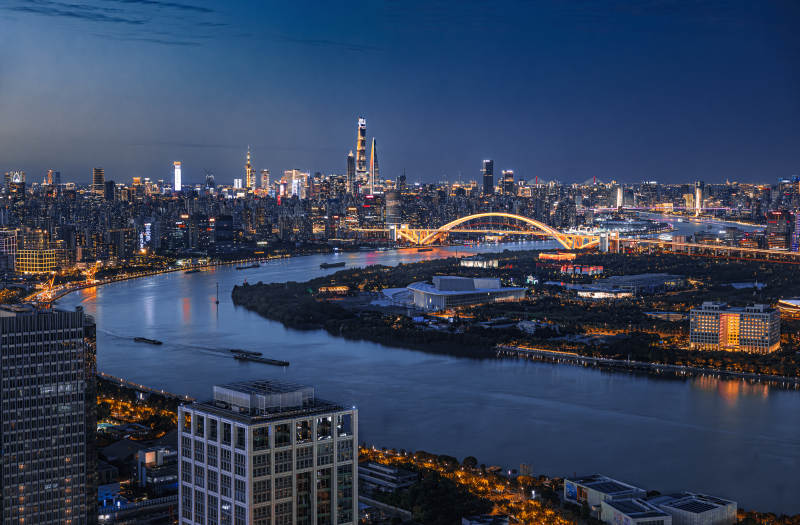 上海夜景 黄浦江畔灯火辉煌图片
