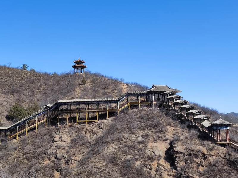 山巅古亭 栈道蜿蜒通幽处图片