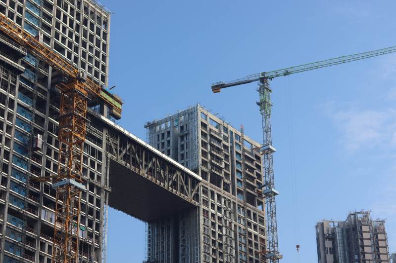 高楼连廊施工中图片