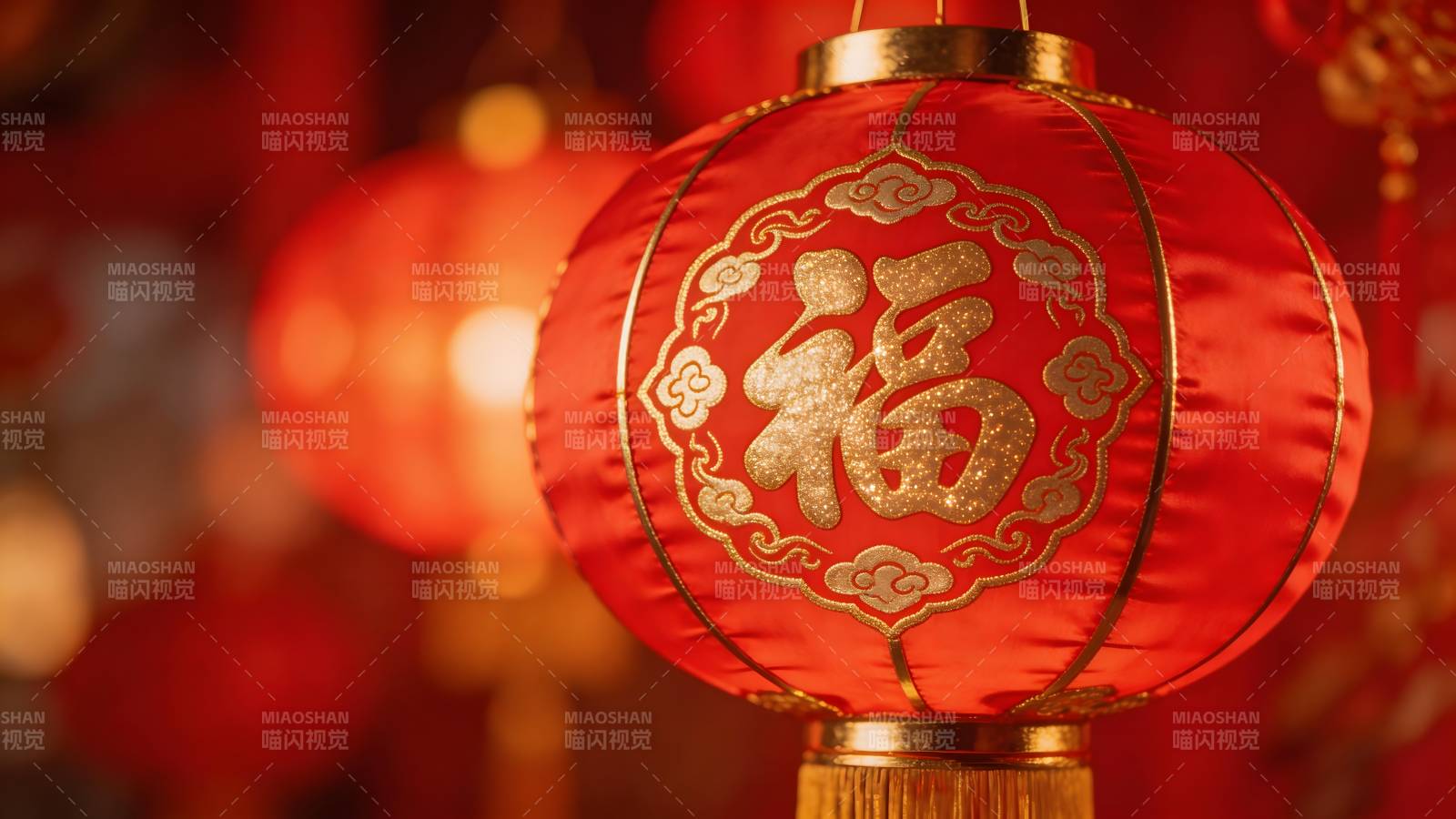 红灯笼映福字 年味浓图片