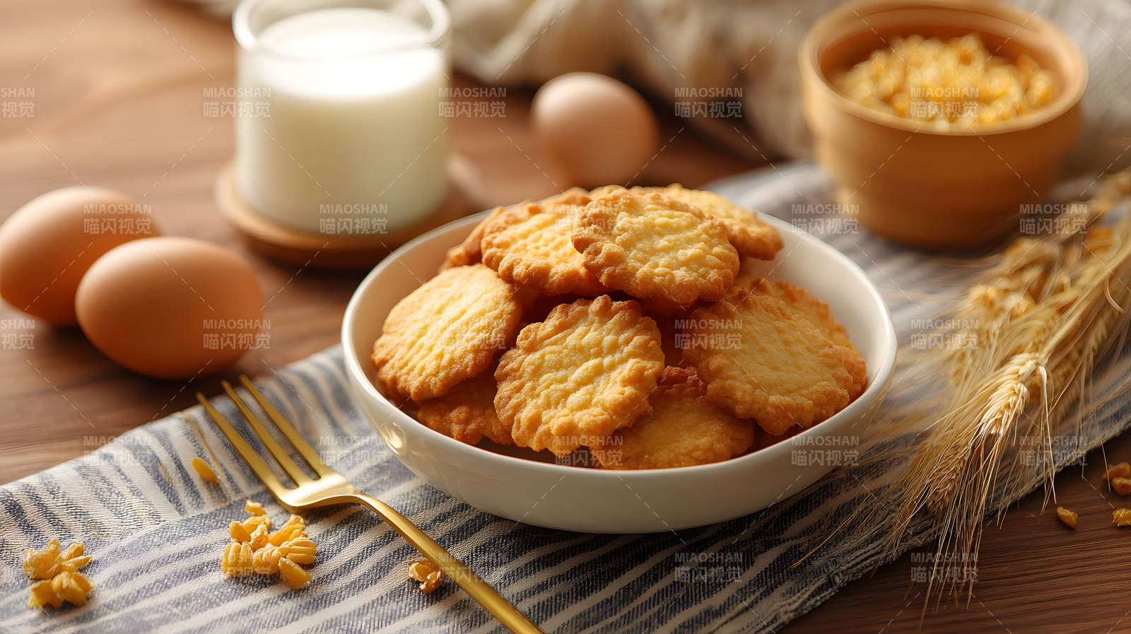 麦香饼干配牛奶鸡蛋图片