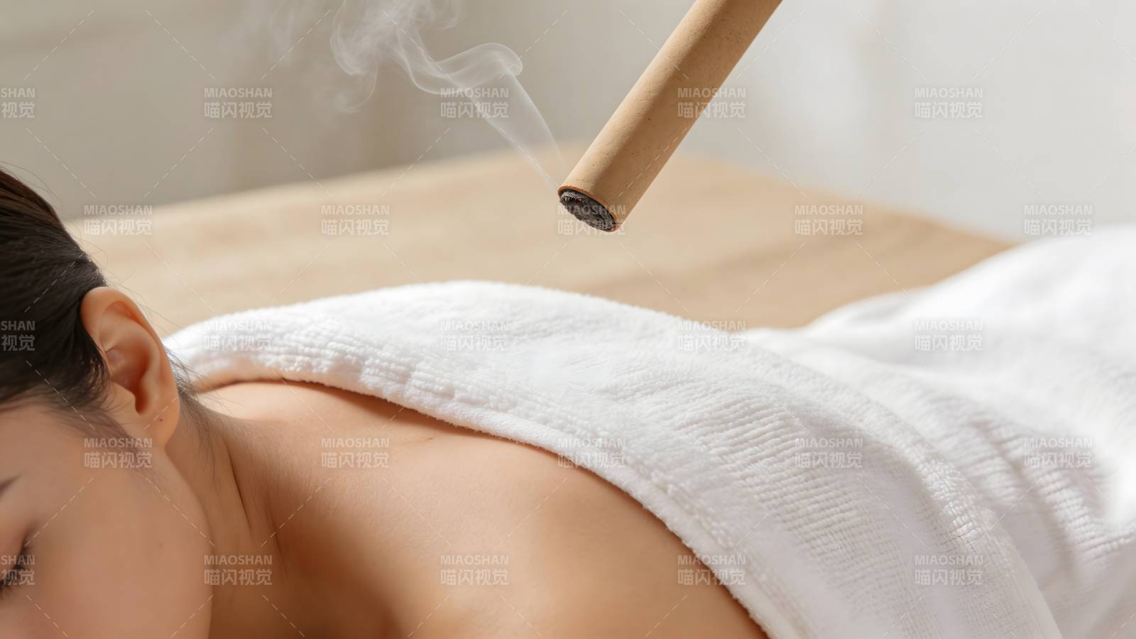 艾灸疗法 温通经络养生图片