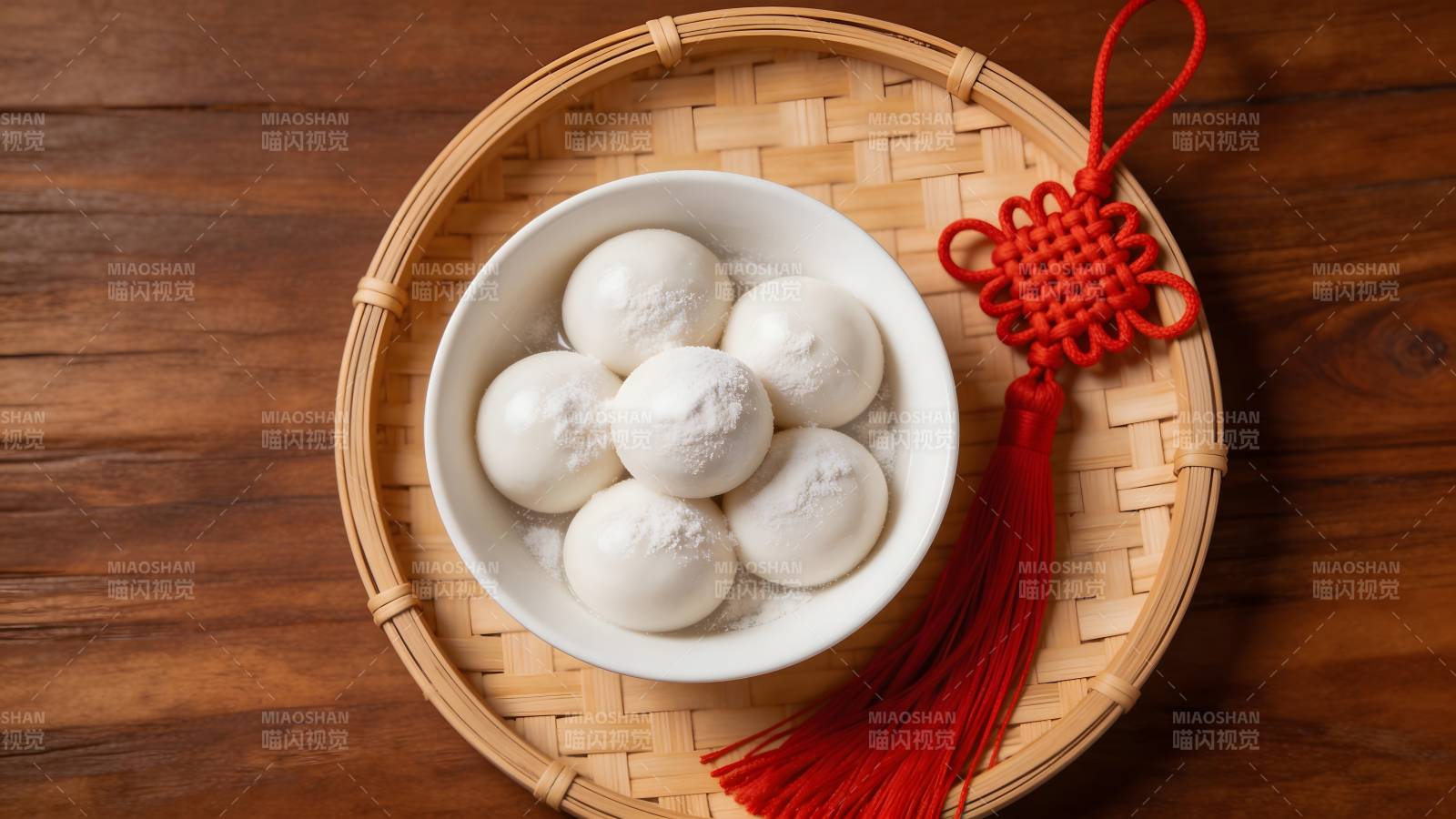 汤圆配中国结 年味十足图片