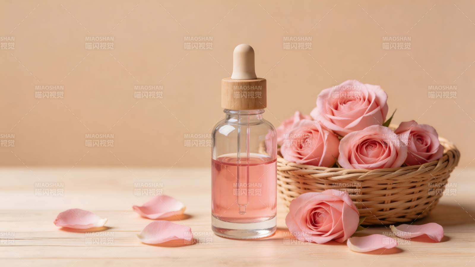 玫瑰精油 柔润芬芳图片