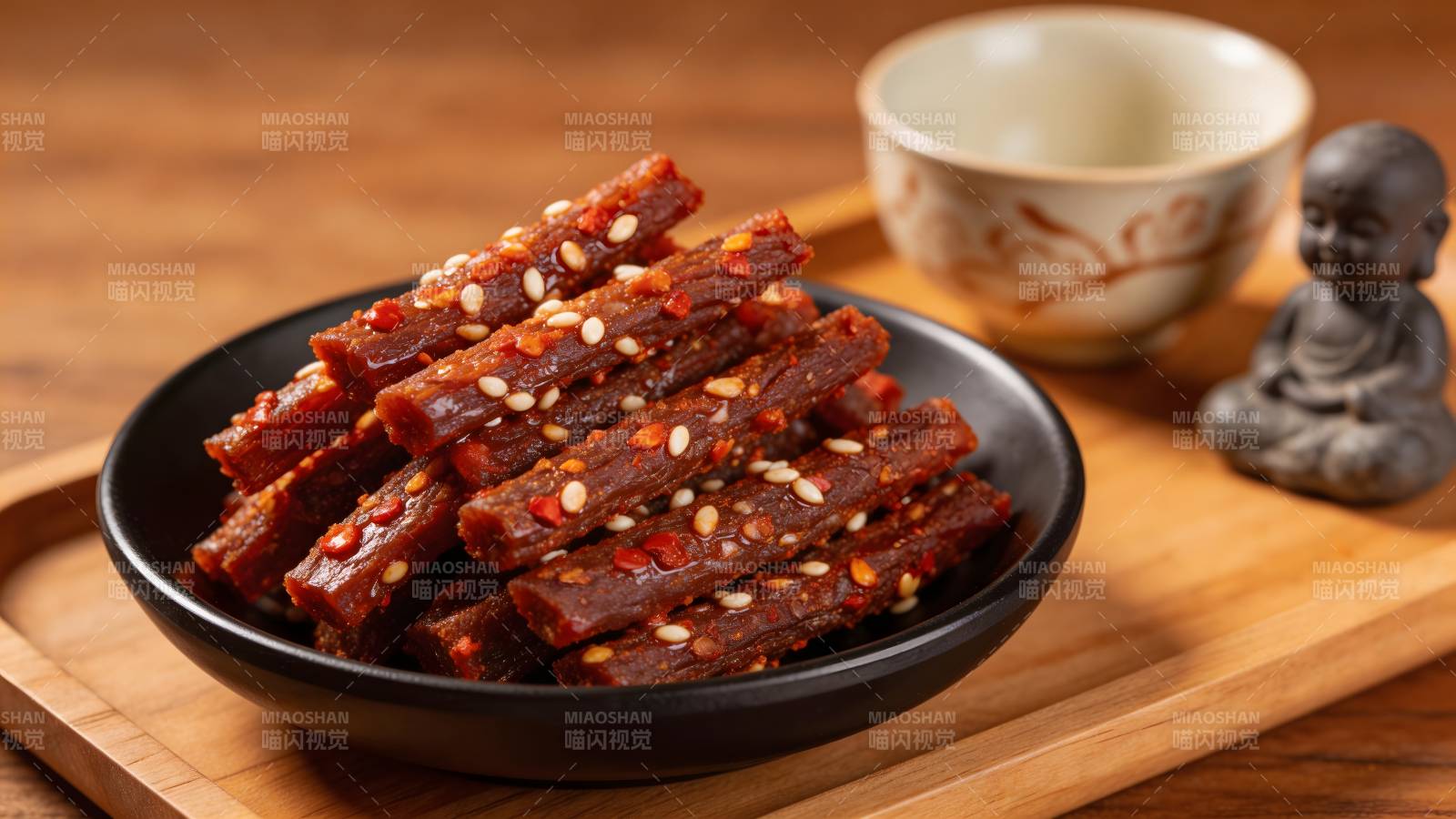香辣牛肉干配茶禅意摆盘图片