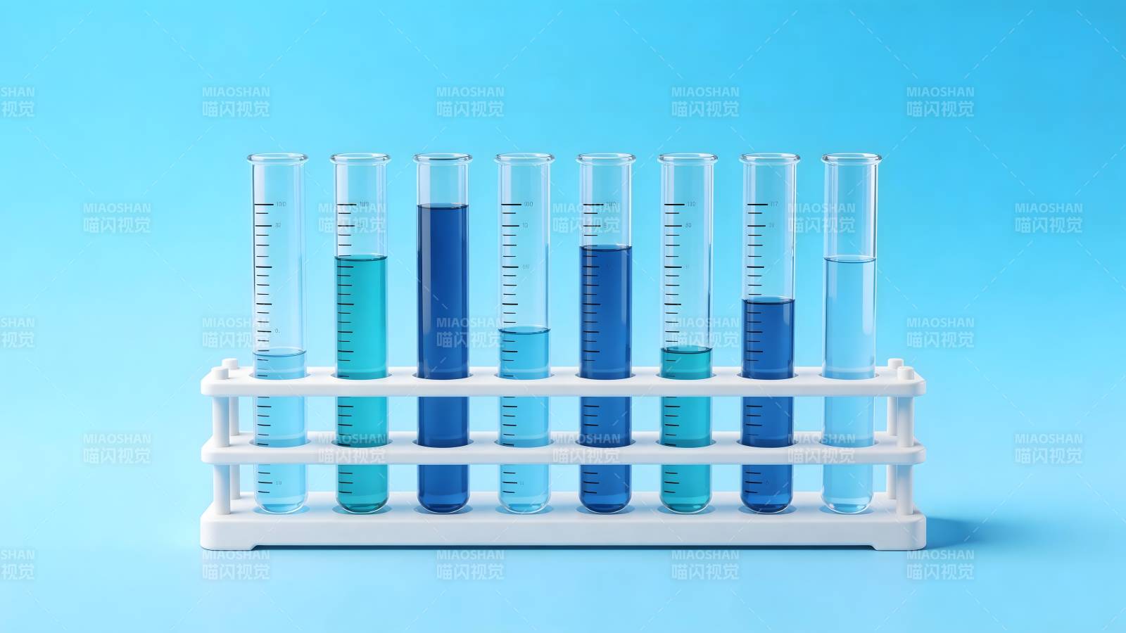 试管架上的蓝色液体实验图片