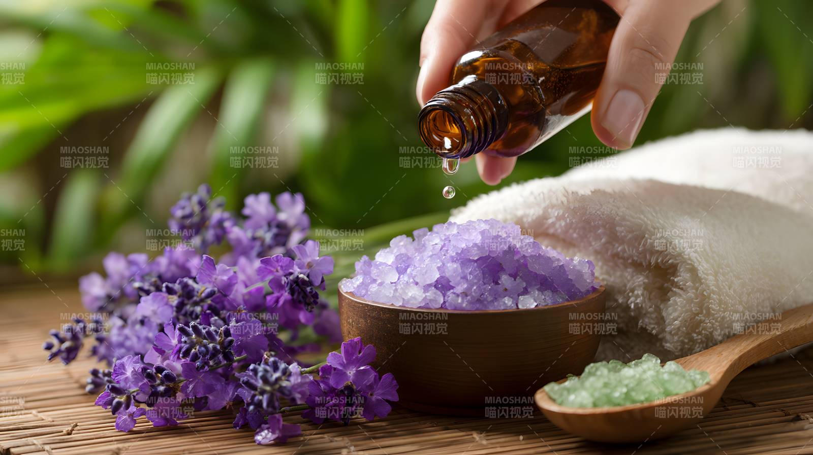 薰衣草精油舒缓疗愈时光图片