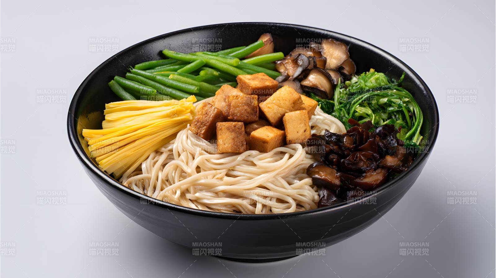 素面碗 豆腐青菜菌菇配图片
