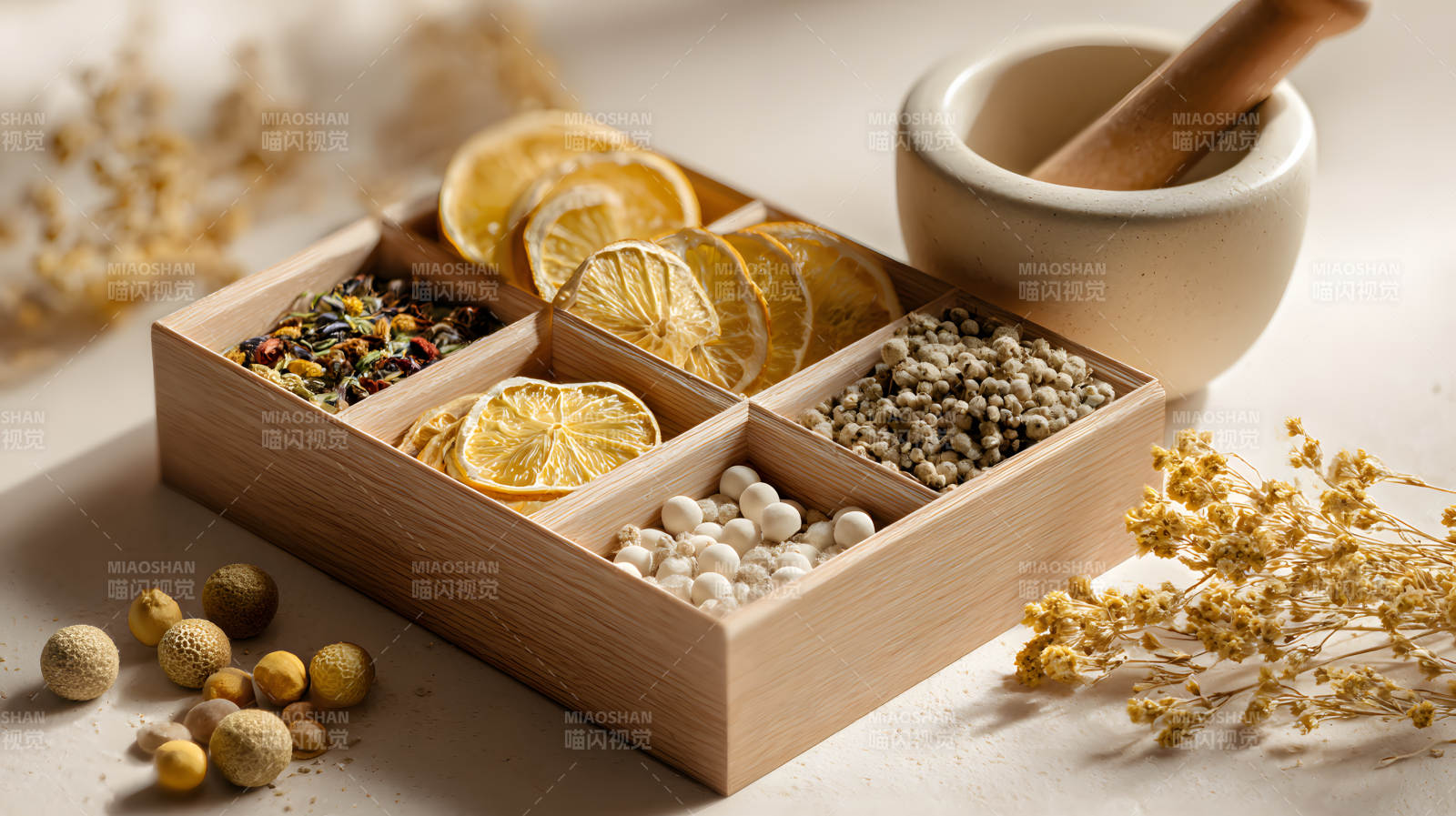 草本香料盒与研钵静物图图片
