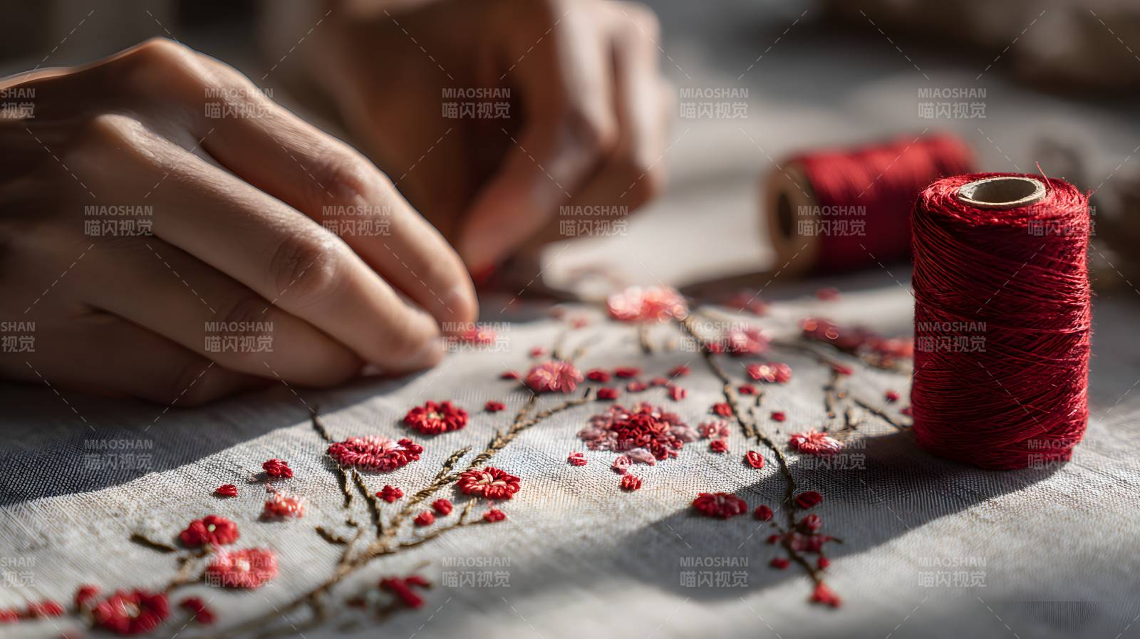 巧手绣红梅 红线织春意图片