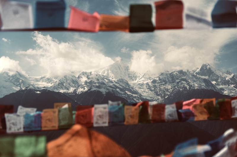 雪山经幡 高原圣境图片