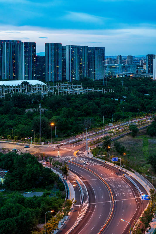 城市夜景 流光溢彩图片