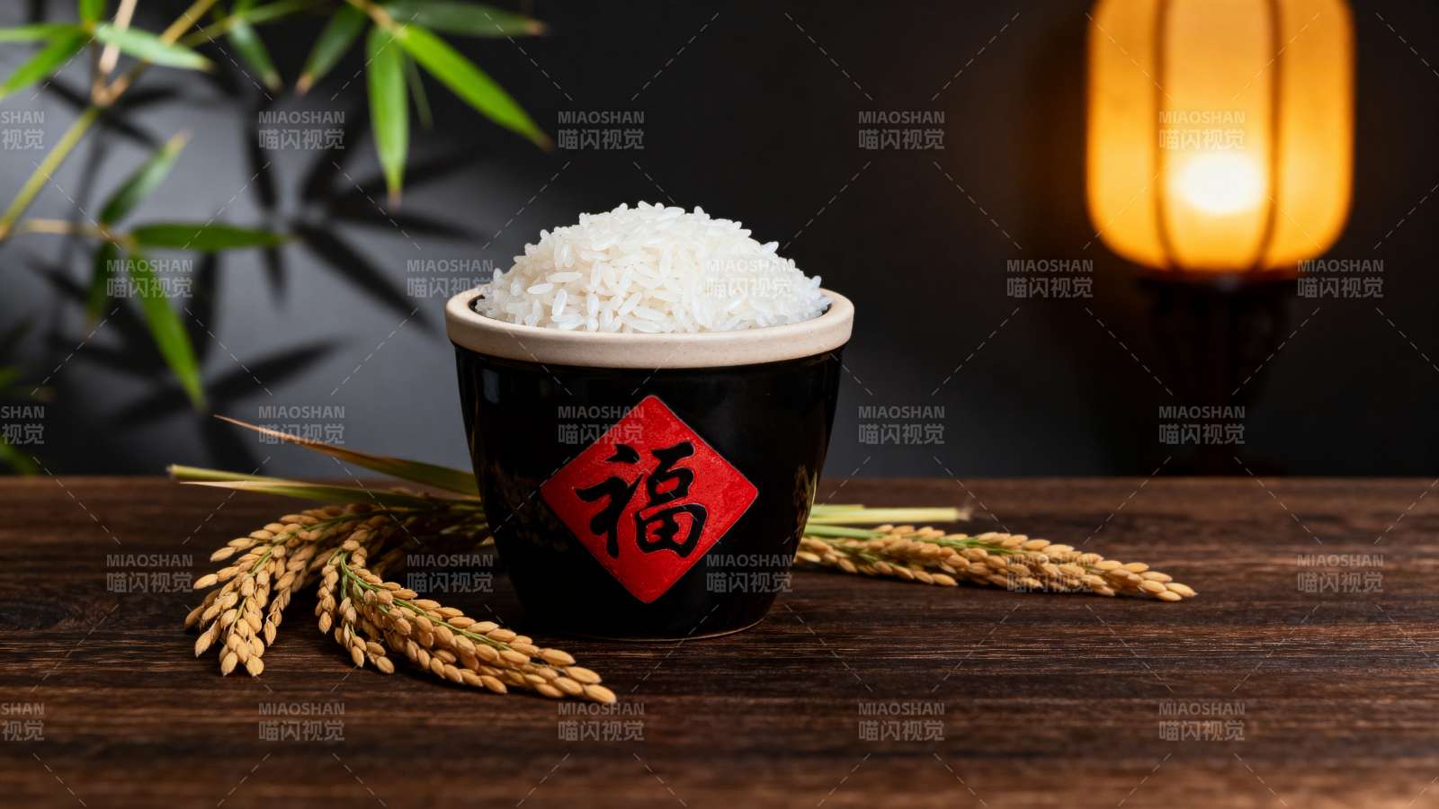 福碗盛白米 稻香伴竹影图片