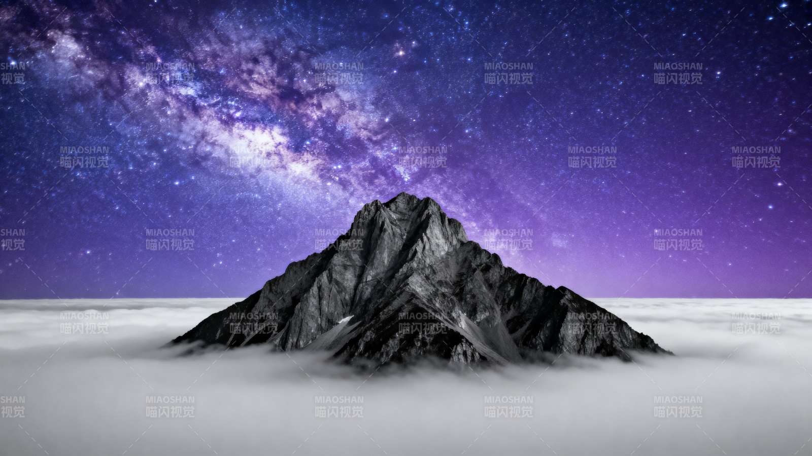 星空下的孤峰图片