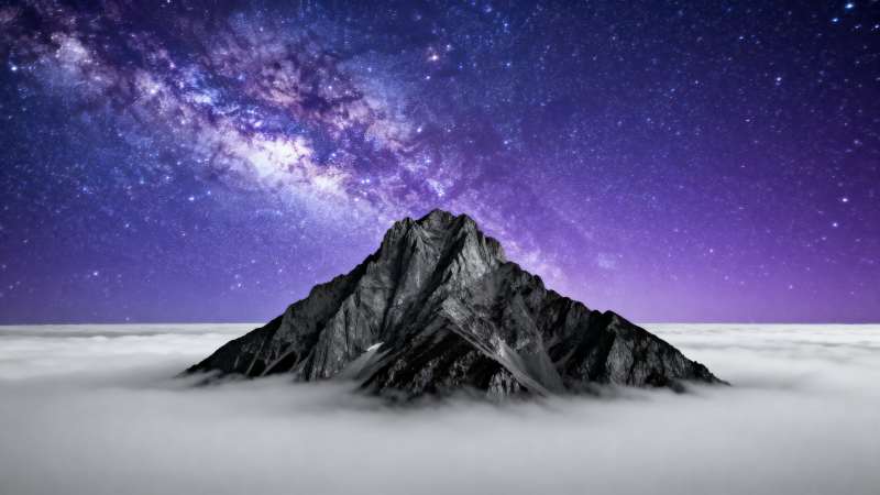 星空下的孤峰图片