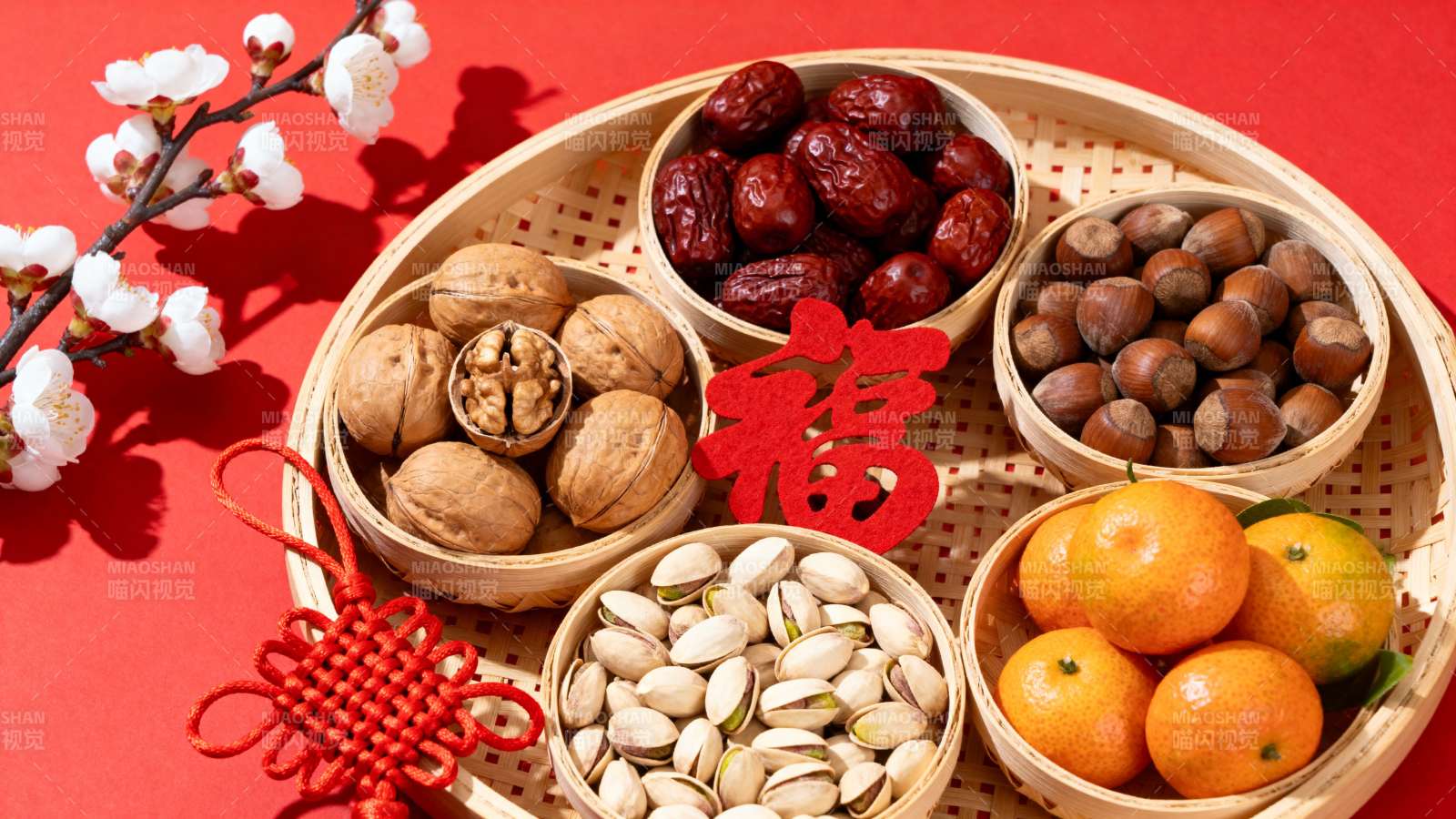 新春果盘迎福年图片