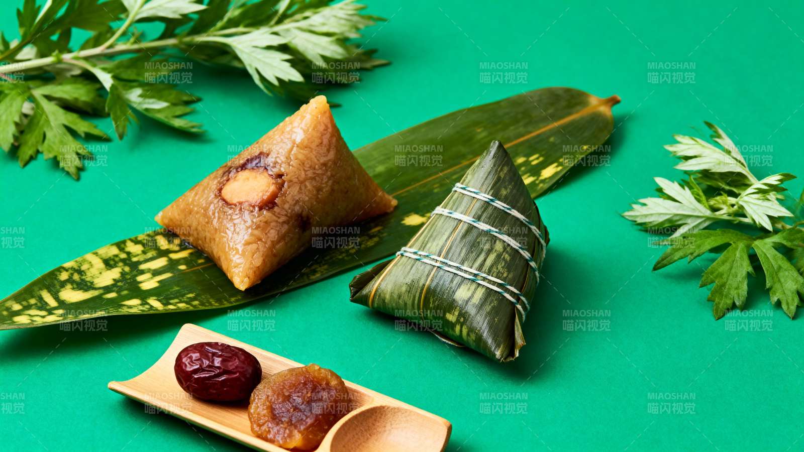 端午粽香 艾叶相伴图片