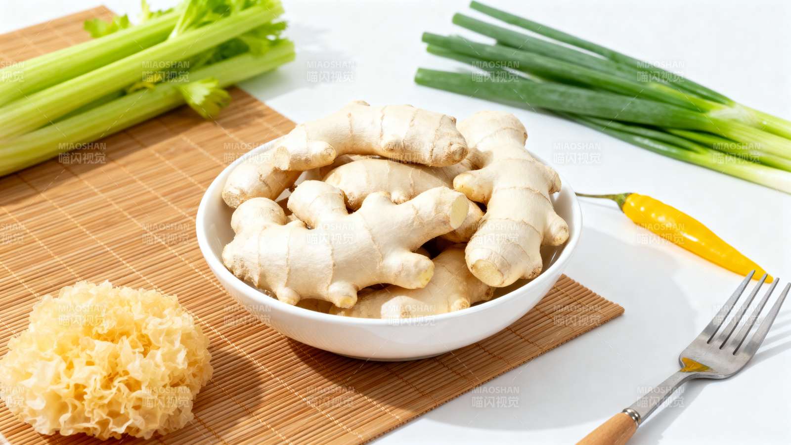 姜葱芹椒配 养生好食材图片