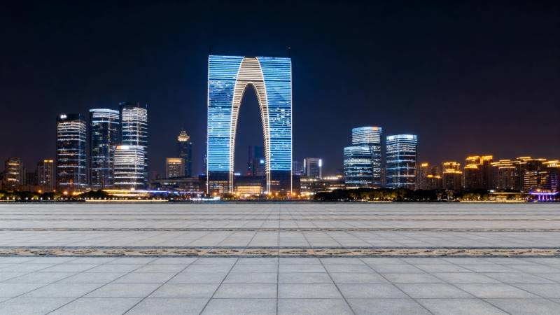 苏州夜景 东方之门璀璨夺目图片