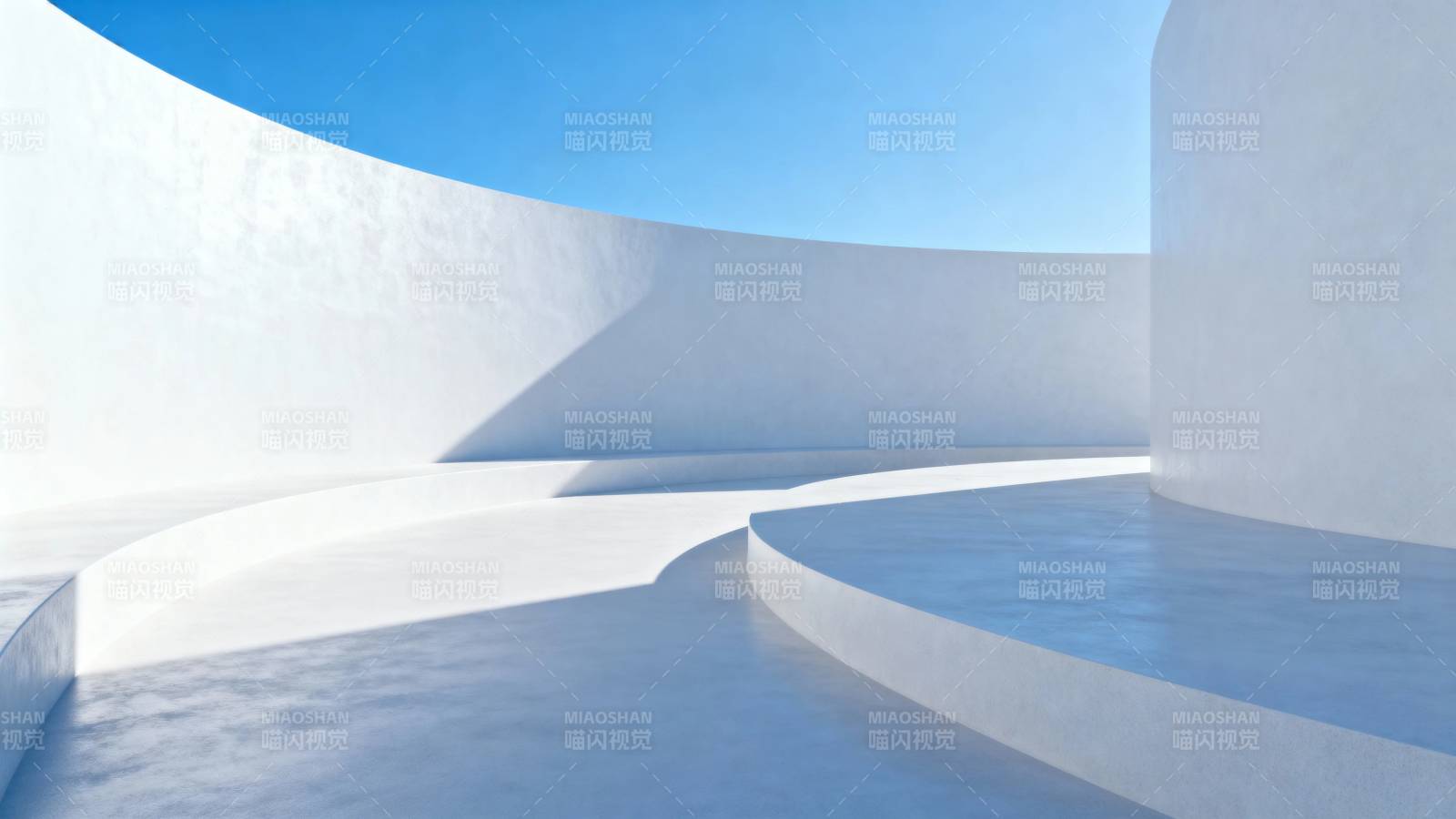 白色曲线建筑 蓝天映衬图片
