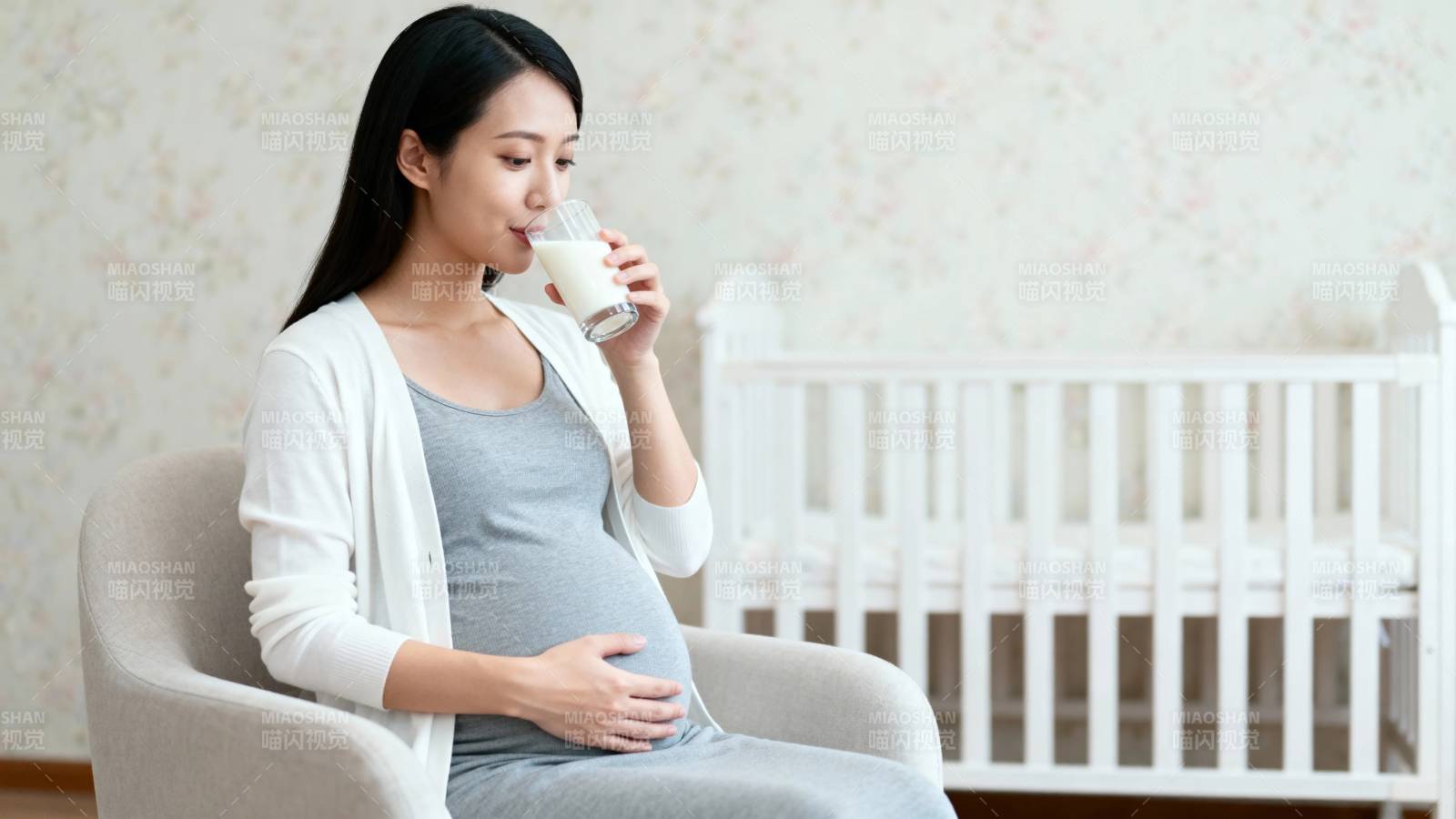 孕妇喝牛奶 呵护宝宝健康图片
