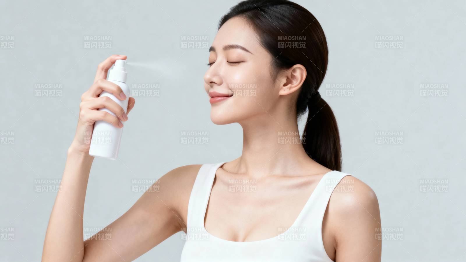 喷雾护肤 清新自然美图片