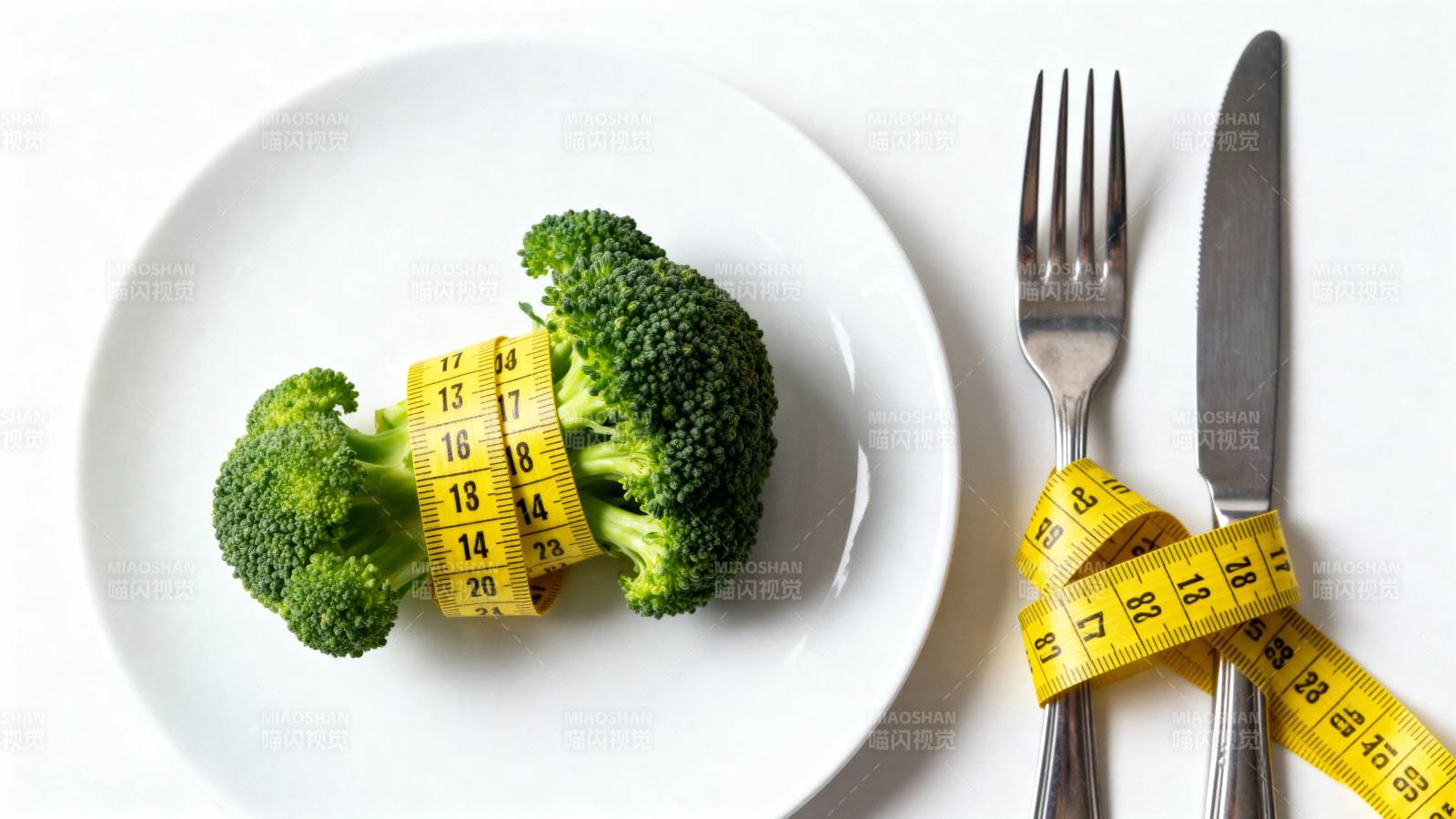 西兰花配卷尺 健康饮食象征图片
