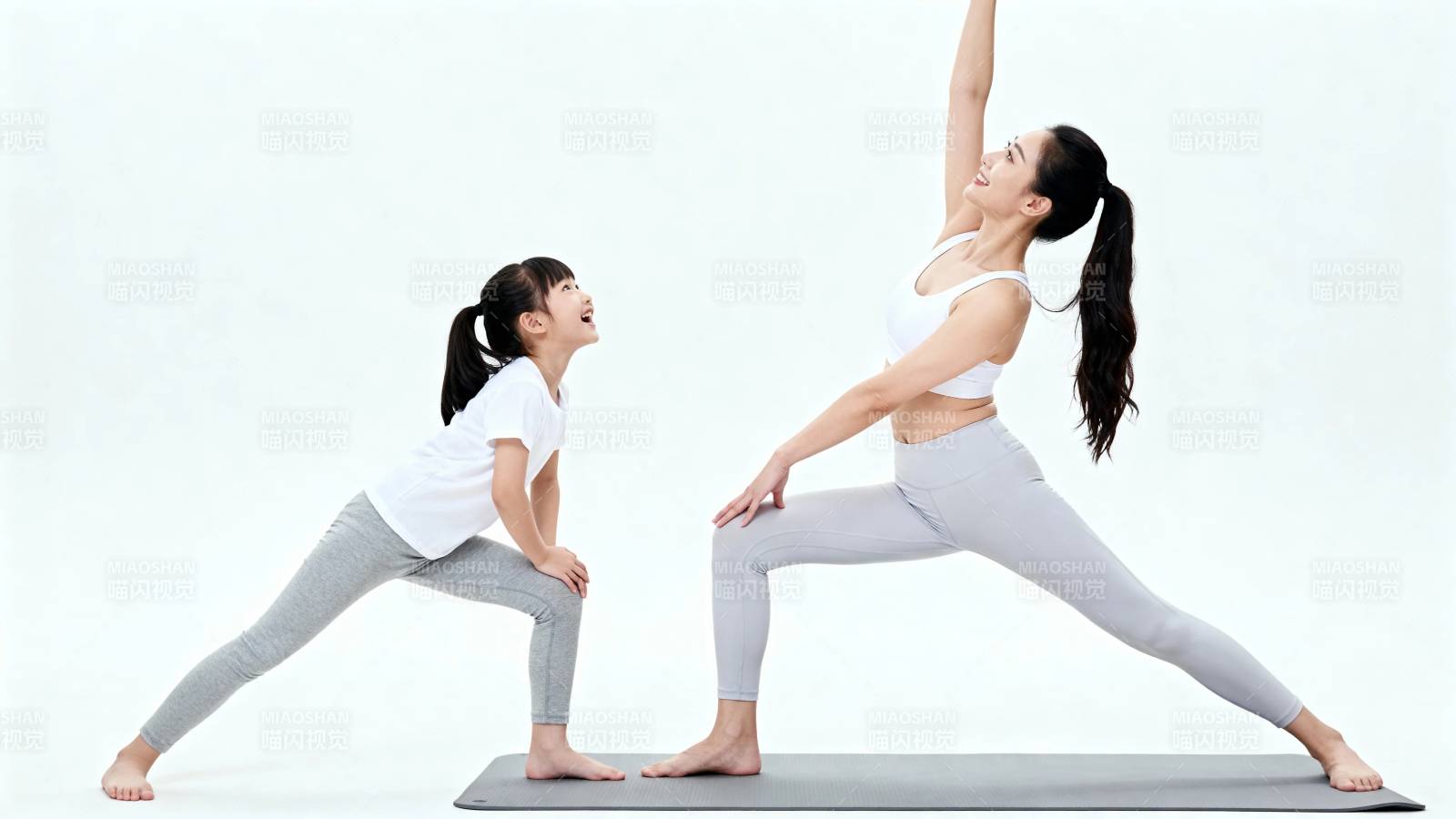 母女瑜伽 温馨共练时光图片