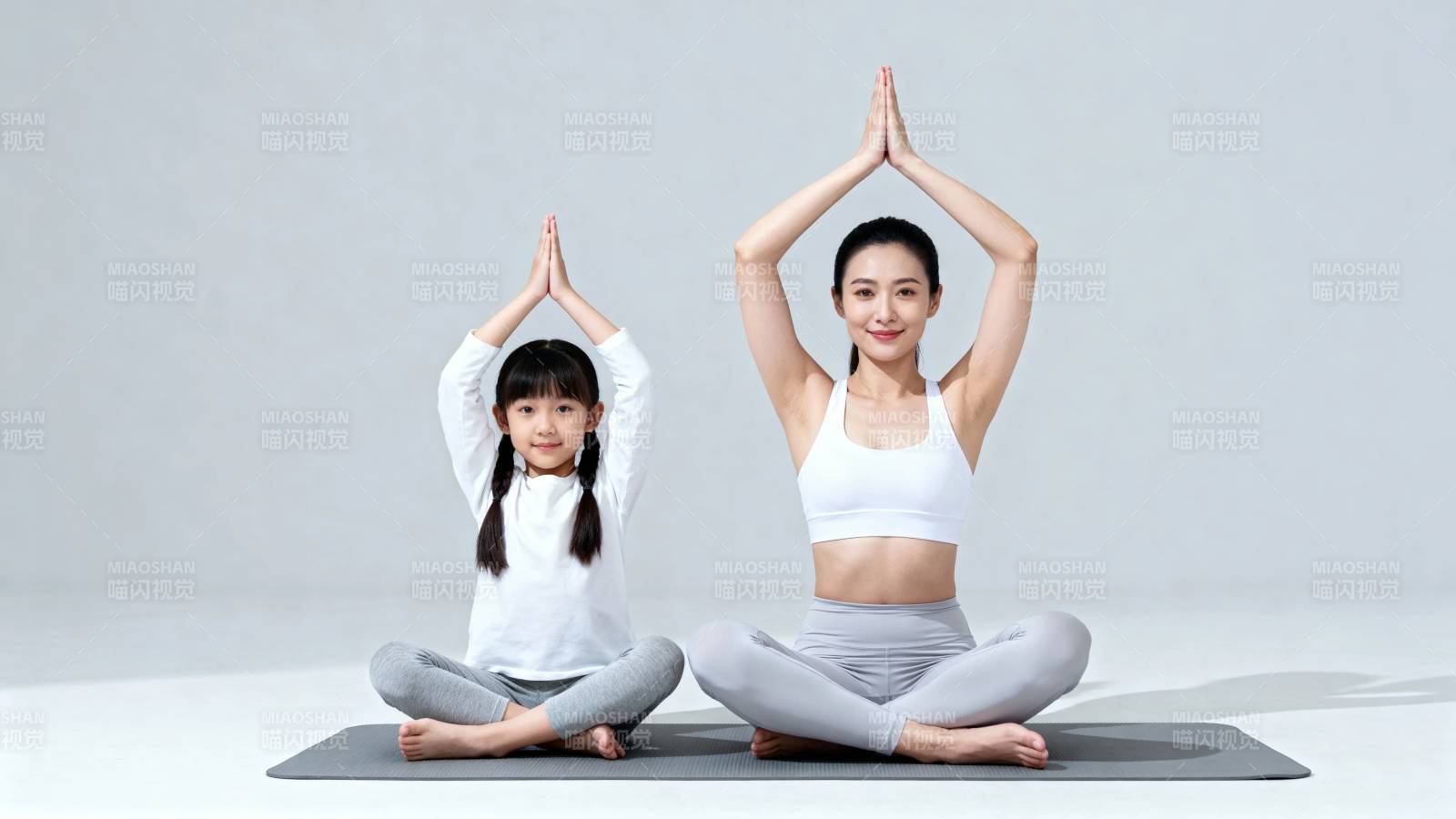 母女瑜伽 温馨共练时光图片