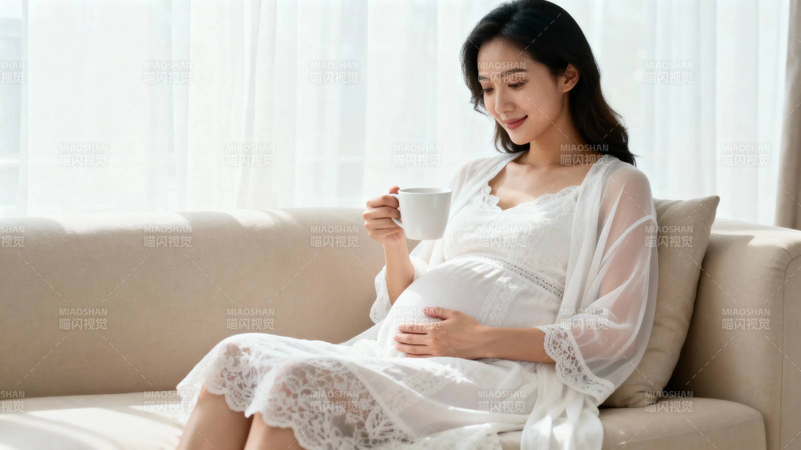 孕妻静享午后茶时光图片