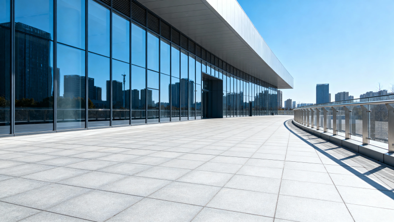现代玻璃幕墙建筑外景图片