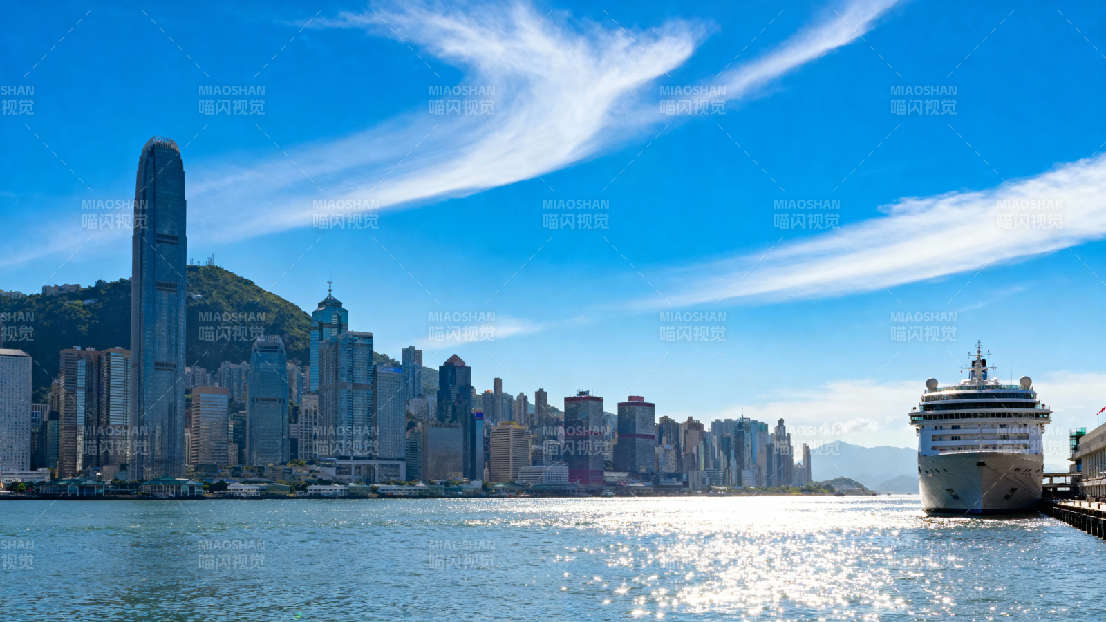 香港维港晴日 cruise 船景图片