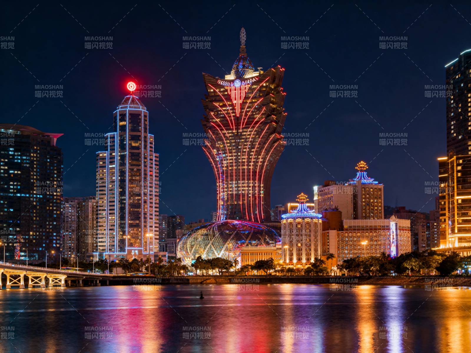 澳门夜景 新葡京璀璨夺目图片