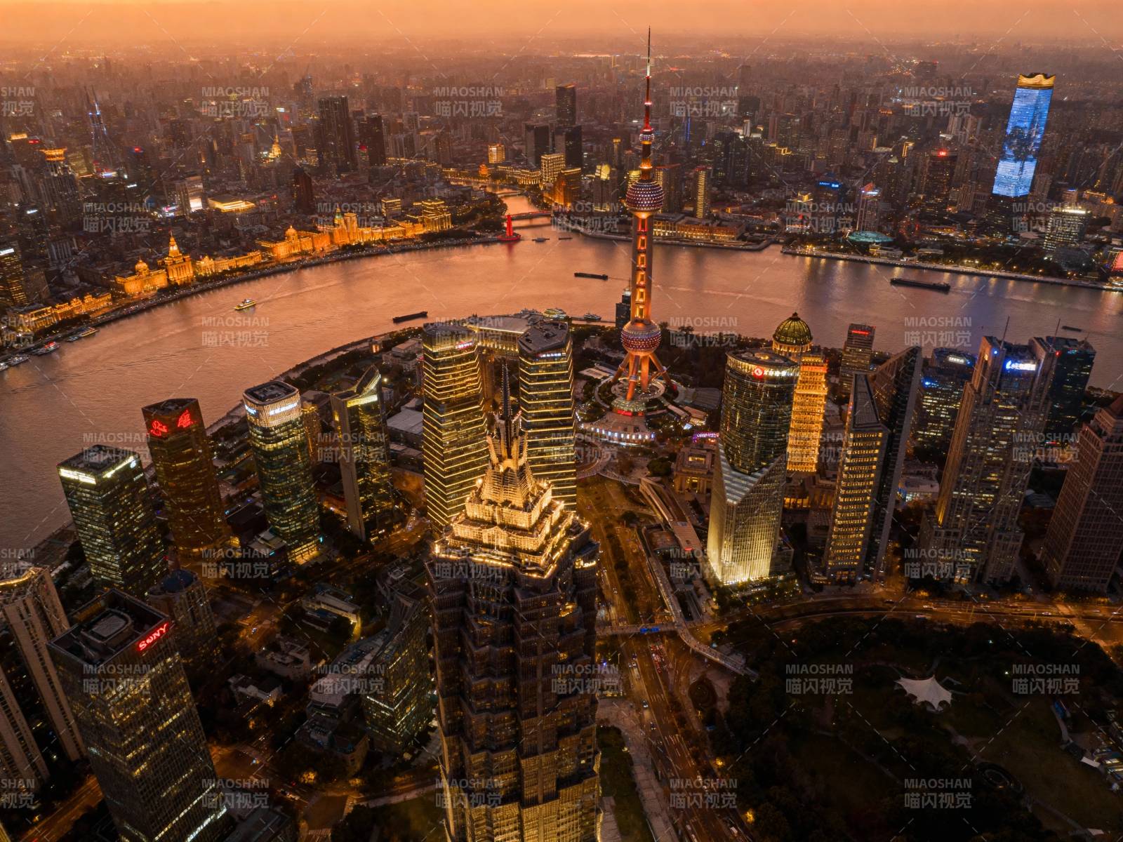 上海夜景 陆家嘴璀璨天际线图片