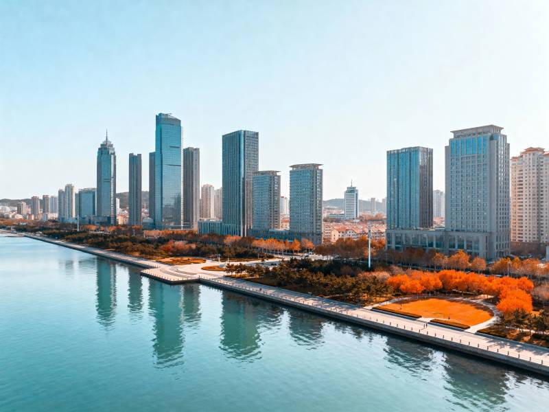 秋水映城 高楼林立景如画图片