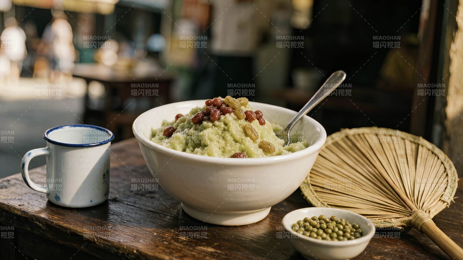 绿豆冰沙配蒲扇 夏日清凉味图片